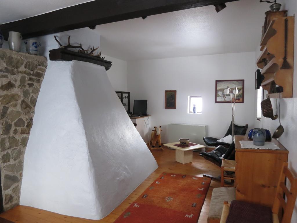 Ferienwohnungen Haus Hinneres Schalkenmehren Rum bild