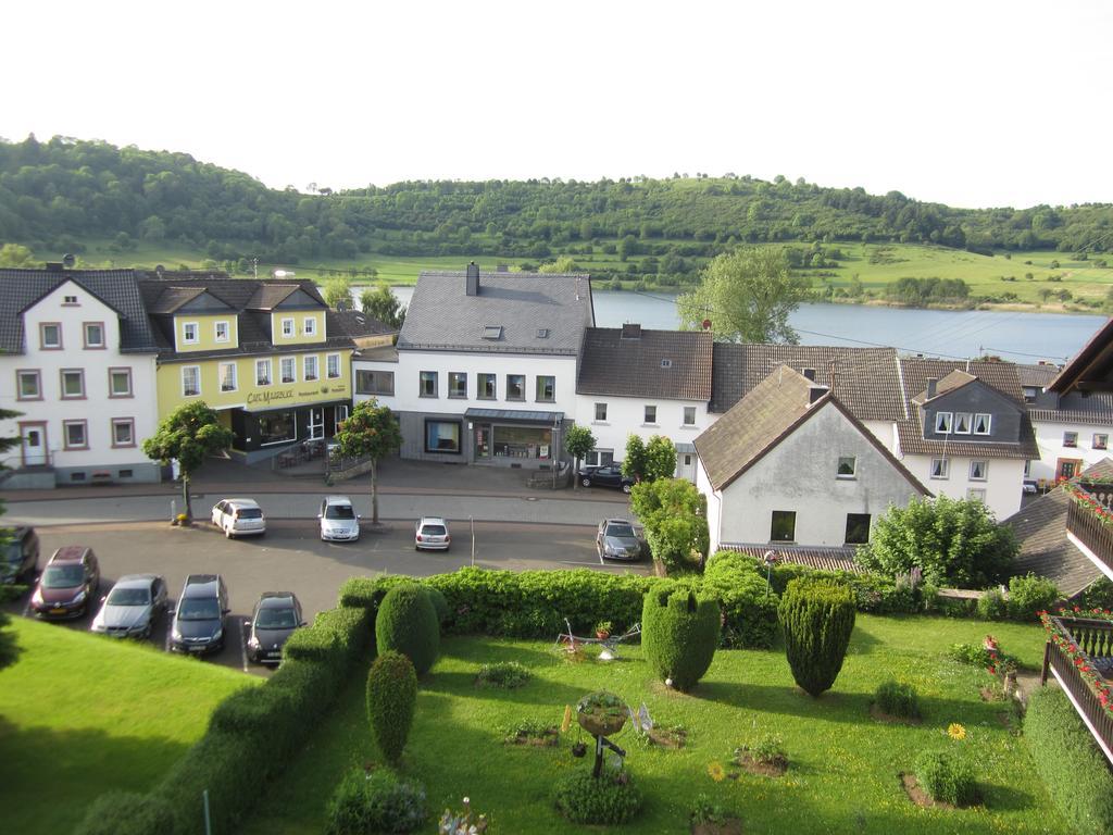 Ferienwohnungen Haus Hinneres Schalkenmehren Rum bild